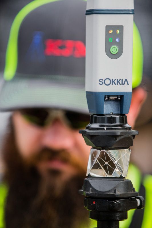 Інтегрована система GNSS GCX3 та роботизованого тахеометра iX-705