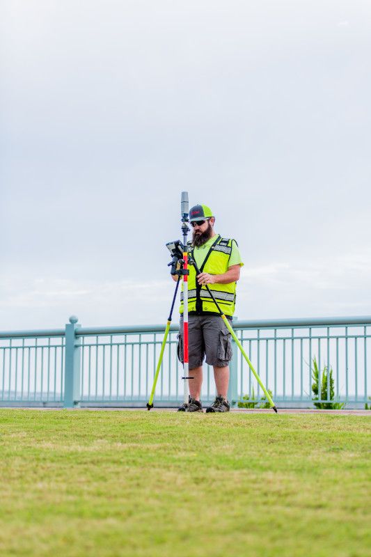 Інтегрована система GNSS GRX5 TILT та роботизованого тахеометра  iX-703